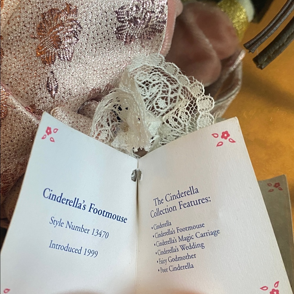 Madame Alexander Cinderella's Footmouse ๐ - Picture 7 of 7